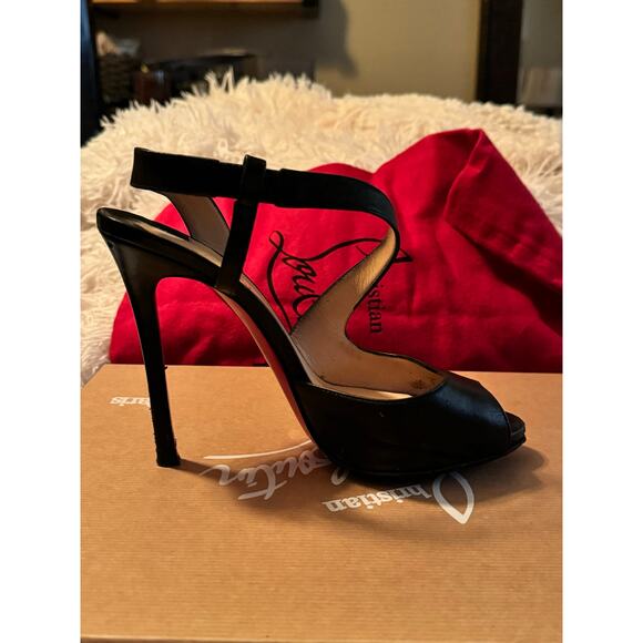 SOLD Christian Louboutin Viveka Leather Peep-Toe Pumps Size 7.5 - Picture 9 of 17